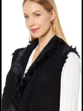 Love Token - Black Faux-Fur Trim Knit Sleeveless Vest